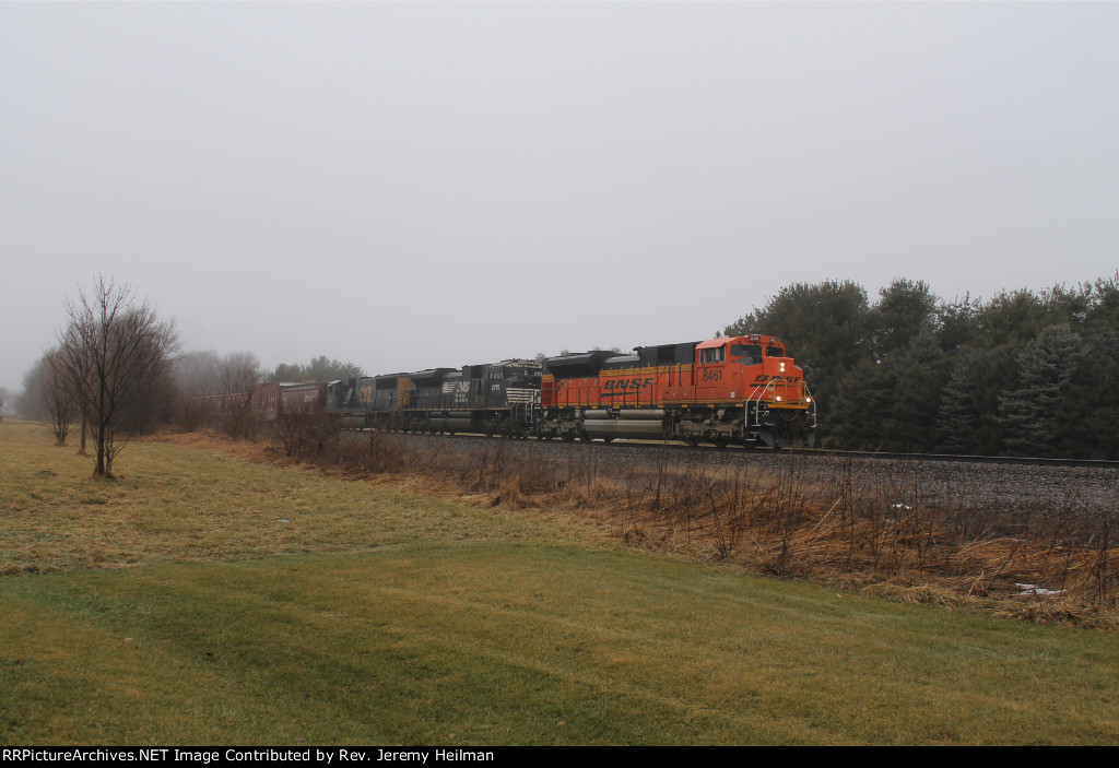 BNSF 8461 &amp; others (2)